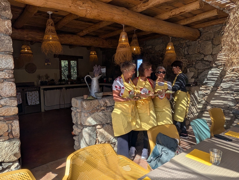 Atelier cuisine saine en petit groupe de femmes